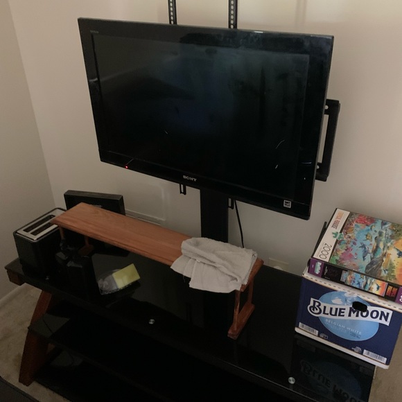 Coffee table/ tv stand😱 - Picture 2 of 2